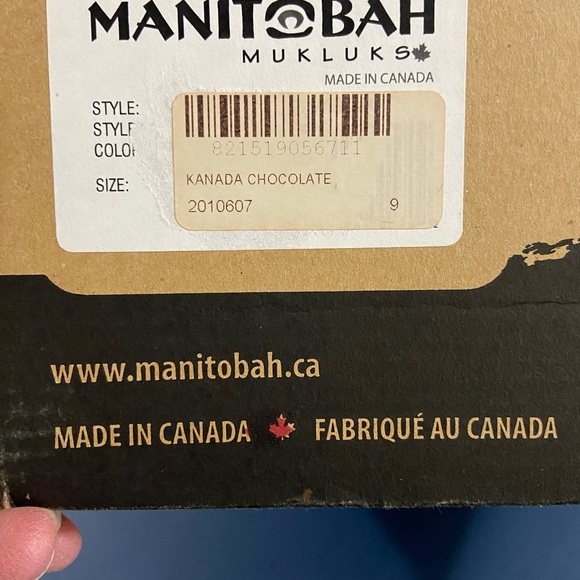 Host Pick Manitobah Mukluks - Picture 4 of 4